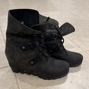 Sorel Black Lace Up Women's Boots